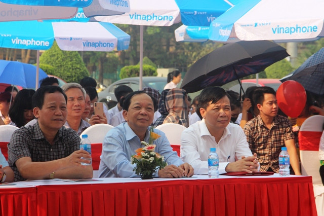 Các đại biểu dự Lễ khai mạc Triển lãm sách tại TP.Thanh Hóa.