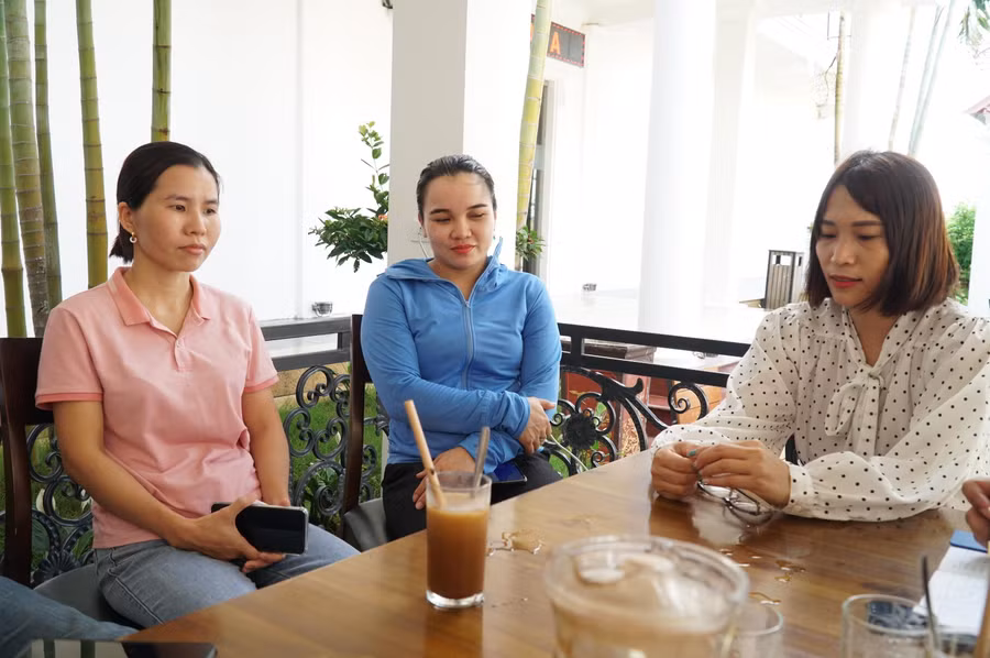 Huyện Yên Thành, Nghệ An có hàng trăm giáo viên hợp đồng huyện, trong đó có nhiều người đã dạy hợp đồng gần 20 năm đang chờ được tuyển dụng chính thức.