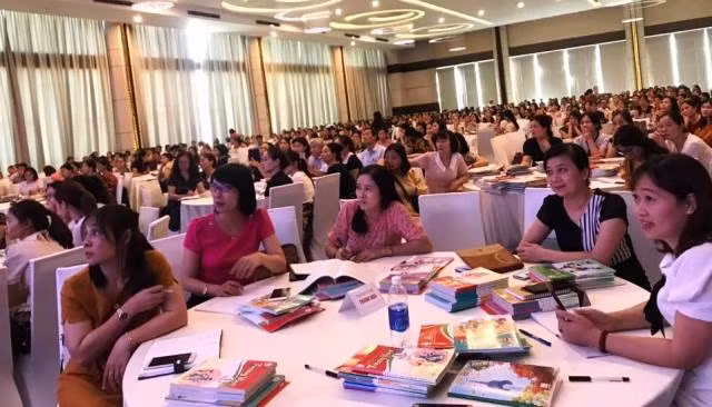 Giáo viên Tiểu học tỉnh Thanh Hóa tham gia tập huấn chương trình thay SGK lớp 1, năm học 2020-2021.