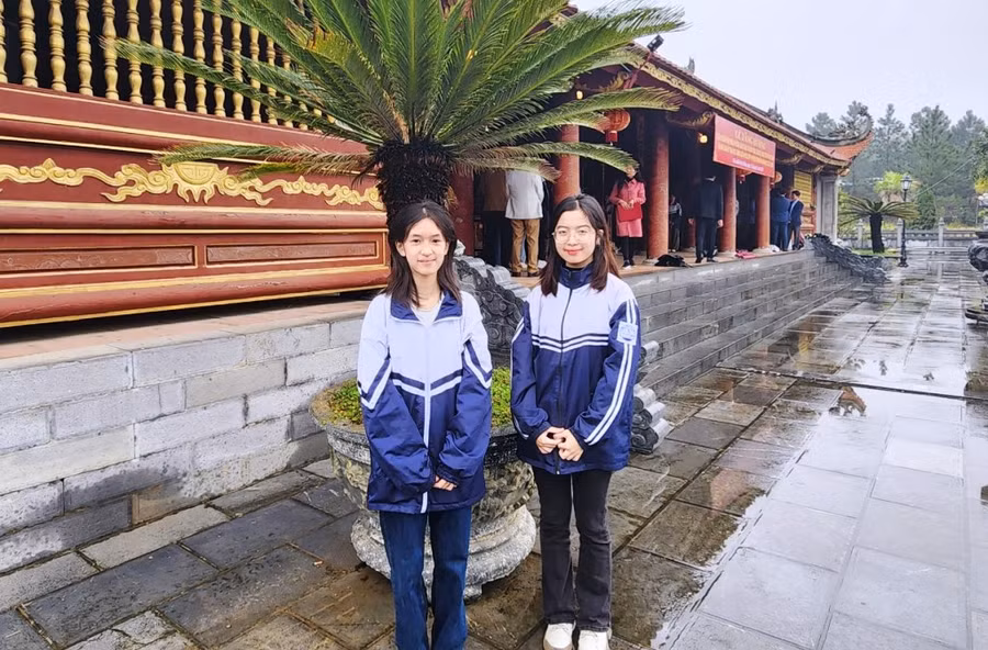 Yến Nhi và Trâm Anh tự tin trước kỳ thi.