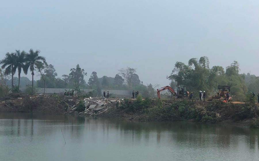 Sau hơn 1 giờ triển khai, buổi cưỡng chế đã diễn ra thành công.