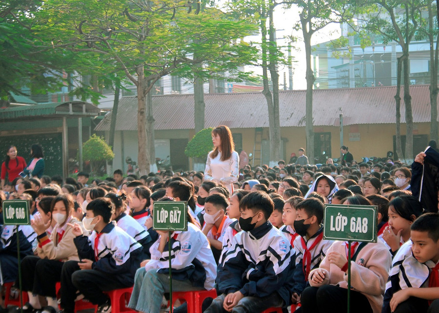 Trường THCS Thổ Tang đặc biệt quan tâm đến công tác giáo dục đạo đức, lối sống cho học sinh.