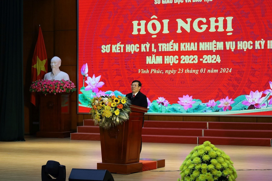 Chủ tịch UBND tỉnh Vĩnh Phúc Lê Duy Thành phát biểu tại hội nghị. Chủ tịch UBND tỉnh Vĩnh Phúc Lê Duy Thành phát biểu tại hội nghị.