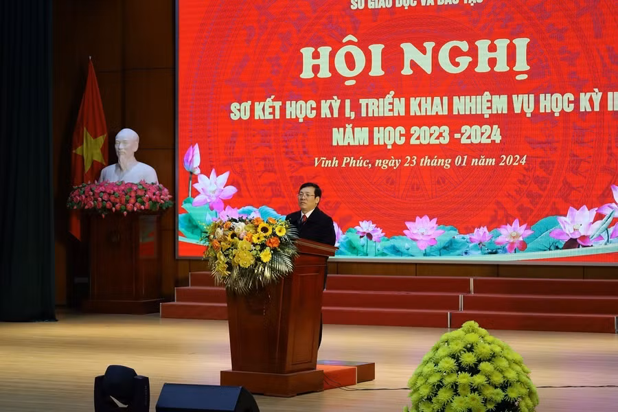 Chủ tịch UBND tỉnh Vĩnh Phúc Lê Duy Thành phát biểu tại hội nghị.