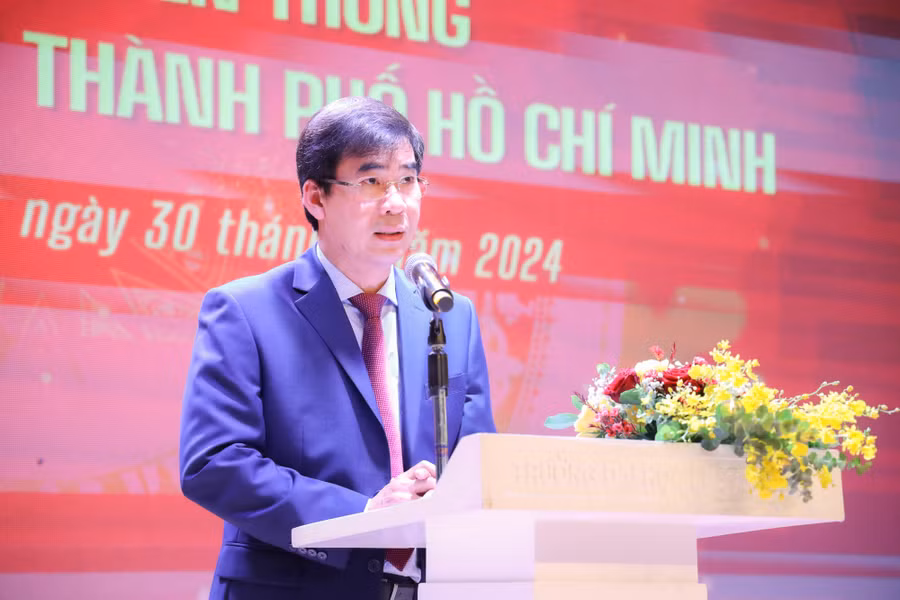 TS Lê Trường Sơn, Hiệu trưởng Trường Đại học Luật TPHCM phát biểu tại buổi lễ. Ảnh: NTCC