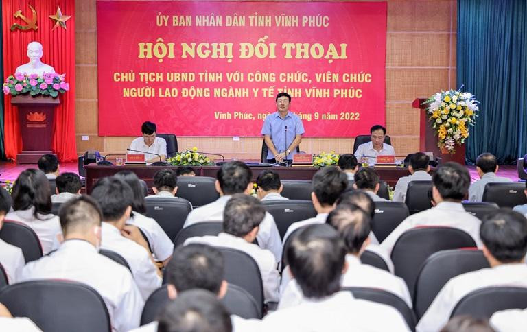 Chủ tịch UBND tỉnh Vĩnh Phúc Lê Duy Thành phát biểu tại hội nghị đối thoại với người lao động ngành y tế năm 2022. Chủ tịch UBND tỉnh Vĩnh Phúc Lê Duy Thành phát biểu tại hội nghị đối thoại với người lao động ngành y tế năm 2022.