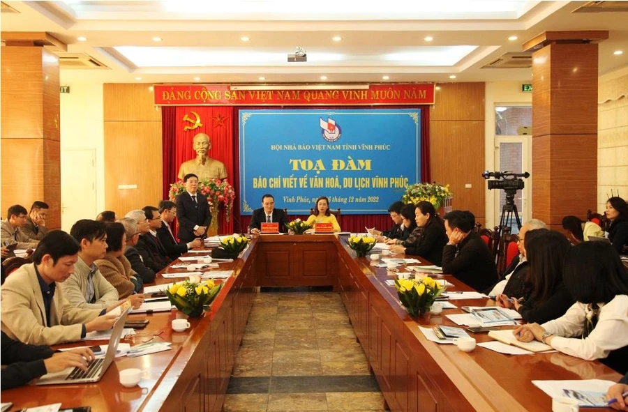 Quang cảnh buổi tọa đàm.