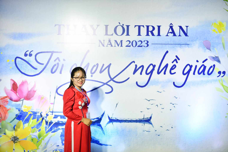 Niềm vui của các thầy cô giáo dự chương trình Thay lời tri ân "Tôi chọn nghề giáo". Niềm vui của các thầy cô giáo dự chương trình Thay lời tri ân "Tôi chọn nghề giáo".