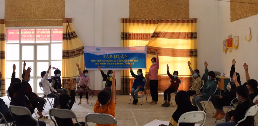 Hội LHPN tỉnh Lào Cai tham gia tuyên truyền về sức khỏe sinh sản và phòng chống tảo hôn trong nhà trường