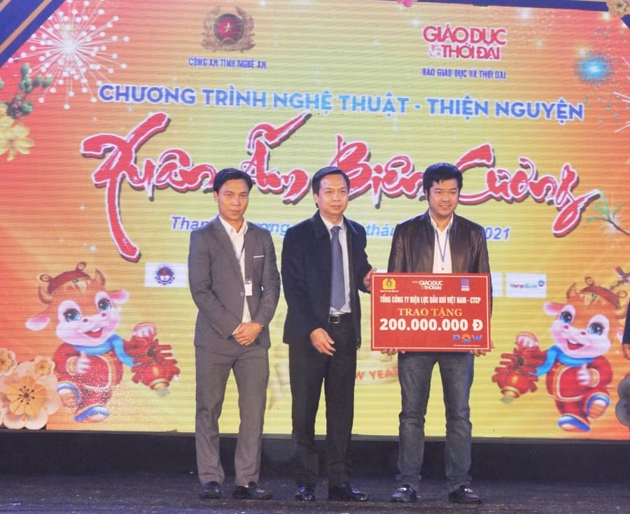 “Xuân ấm biên cương” đến với bà con biên giới, khó khăn xứ Nghệ ảnh 28