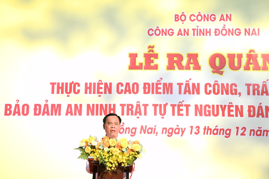 Quyền Chủ tịch UBND tỉnh - Võ Tấn Đức phát biểu tại lễ xuất quân. (Ảnh: Hoàng Phúc) Quyền Chủ tịch UBND tỉnh - Võ Tấn Đức phát biểu tại lễ xuất quân. (Ảnh: Hoàng Phúc)