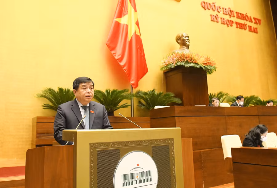 Bộ trưởng Bộ Kế hoạch và Đầu tư Nguyễn Chí Dũng tại phiên họp.