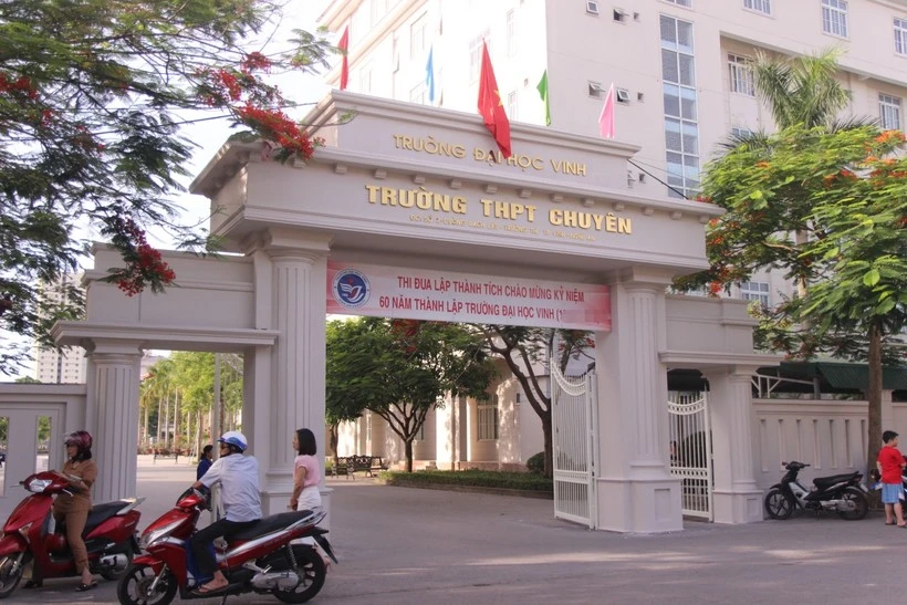 Năm học 2024-2025, Trường THPT chuyên Đại học Vinh có hơn 2.100 thí sinh đăng ký dự thi vào lớp 10. Ảnh: Hồ Lài