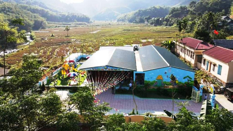 Điểm trường mầm non ở bản Cha Lung, xã Tam Thanh (Quan Sơn, Thanh Hóa) đã được đầu tư, xây dựng khang trang. Ảnh: Nhà trường cung cấp.
