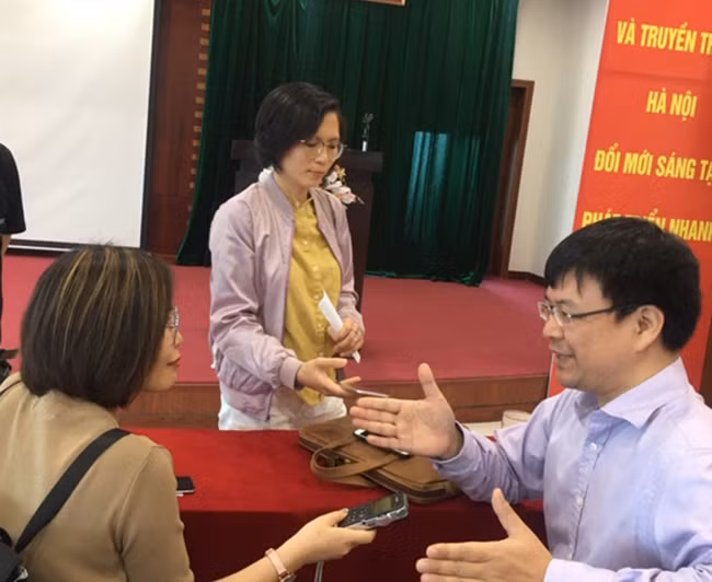 TS Nguyễn Hải Long trao đổi với phóng viên các vấn đề pháp luật về bầu cử