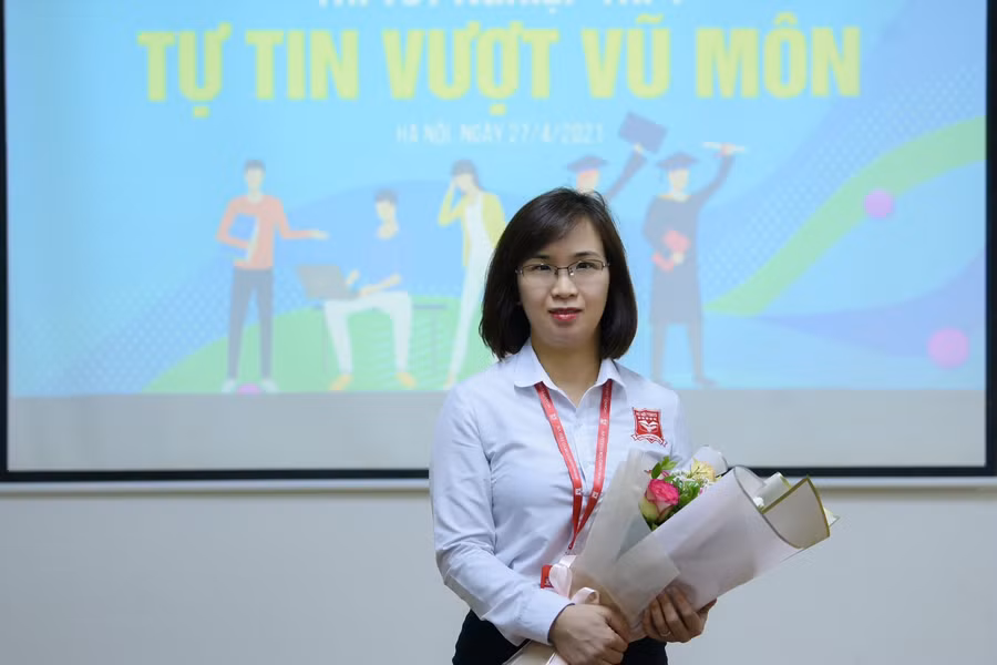 Cô Đào Thị Thu Trang - Tổ trưởng Tổ Ngoại ngữ, Trường THPT Hoàng Long, quận Ba Đình, Hà Nội