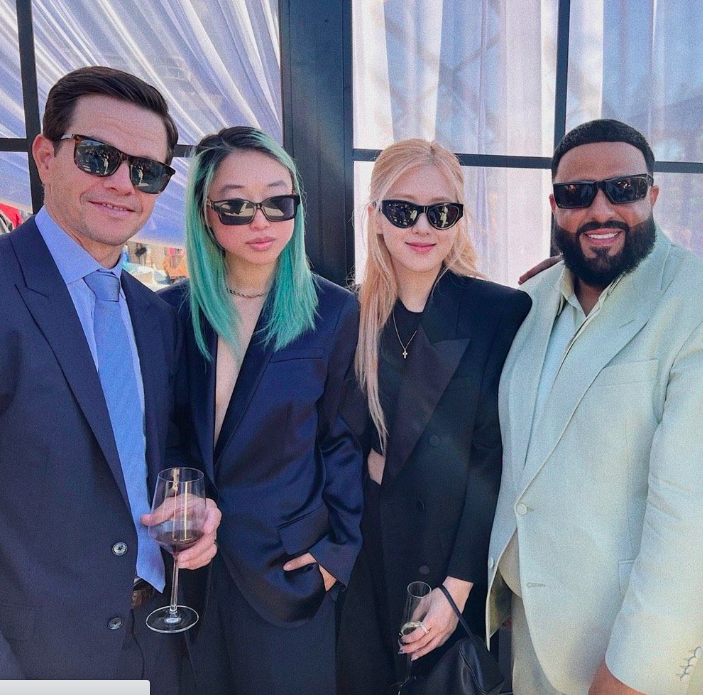 Rosé, Margaret Zhang chụp cùng DJ Khaled. Rosé, Margaret Zhang chụp cùng DJ Khaled.