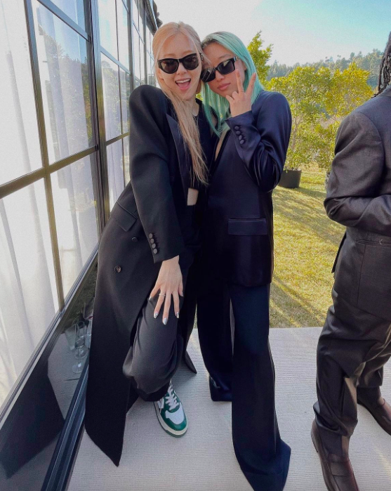 Rosé và Margaret Zhang. Rosé và Margaret Zhang.