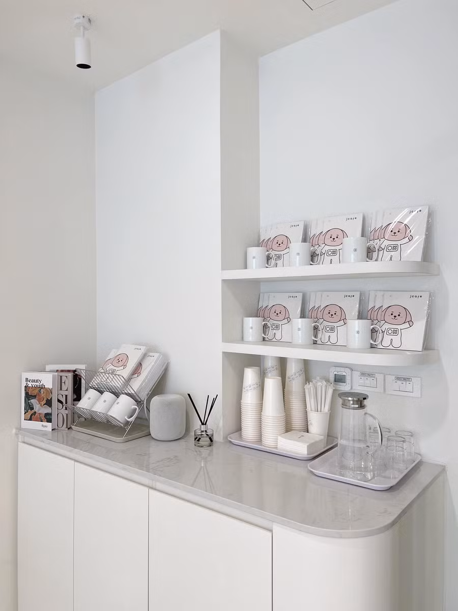 Linh vật dễ thương của quán xuất hiện mọi nơi.