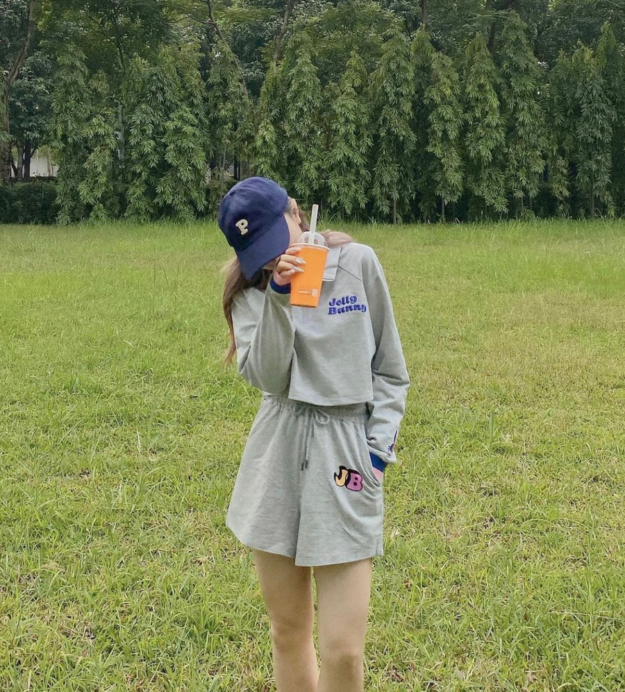 Không những tới để chụp hình, rất nhiều bạn trẻ tới đây vào dịp cuối tuần để cắm trại. Không những tới để chụp hình, rất nhiều bạn trẻ tới đây vào dịp cuối tuần để cắm trại.