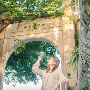 Chỉ cần đứng bừa một góc, xác định “cháy máy” luôn nhé. Chỉ cần đứng bừa một góc, xác định “cháy máy” luôn nhé.