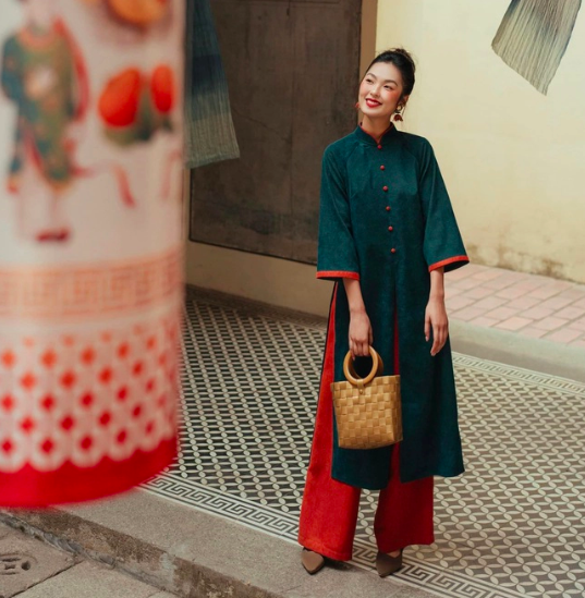 Dịp Tết vừa qua, rất nhiều bạn trẻ tới đây để chụp những bộ ảnh với tà áo dài. Dịp Tết vừa qua, rất nhiều bạn trẻ tới đây để chụp những bộ ảnh với tà áo dài.