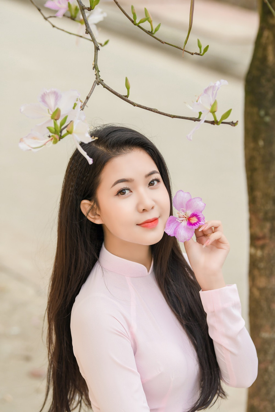 Nét đẹp trong veo của nữ sinh trường Đại học Văn hoá. Nét đẹp trong veo của nữ sinh trường Đại học Văn hoá.