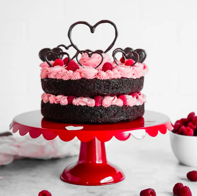 Bạn có thể tự tay làm bánh để tặng "nửa kia" của mình vào dịp Valentine này. Bạn có thể tự tay làm bánh để tặng "nửa kia" của mình vào dịp Valentine này.