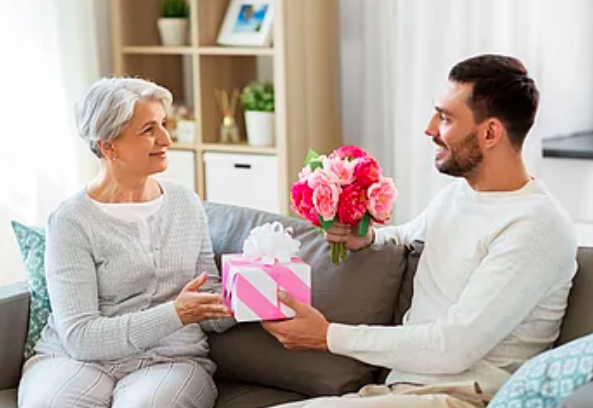 Mẹ là người phụ nữ đặc biệt trong cuộc đời mỗi người chúng ta.