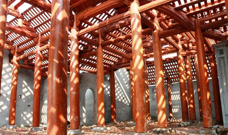 Trong vòng 2 tháng, nhiều vật liệu xây dựng, gỗ được vận chuyển liên tục đến xây dựng chùa Linh Sâm (xã Thanh Yên, Thanh Chương, Nghệ An Trong vòng 2 tháng, nhiều vật liệu xây dựng, gỗ được vận chuyển liên tục đến xây dựng chùa Linh Sâm (xã Thanh Yên, Thanh Chương, Nghệ An