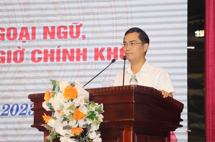 Ông Nguyễn Văn Khoa - Phó Giám đốc Sở GD&amp;ĐT Nghệ An phát biểu tại hội nghị tổng kết. Ảnh: Hồ Lài.