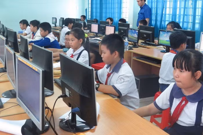 Triển khai chương trình GDPT và SGK mới: Chủ động gỡ khó 