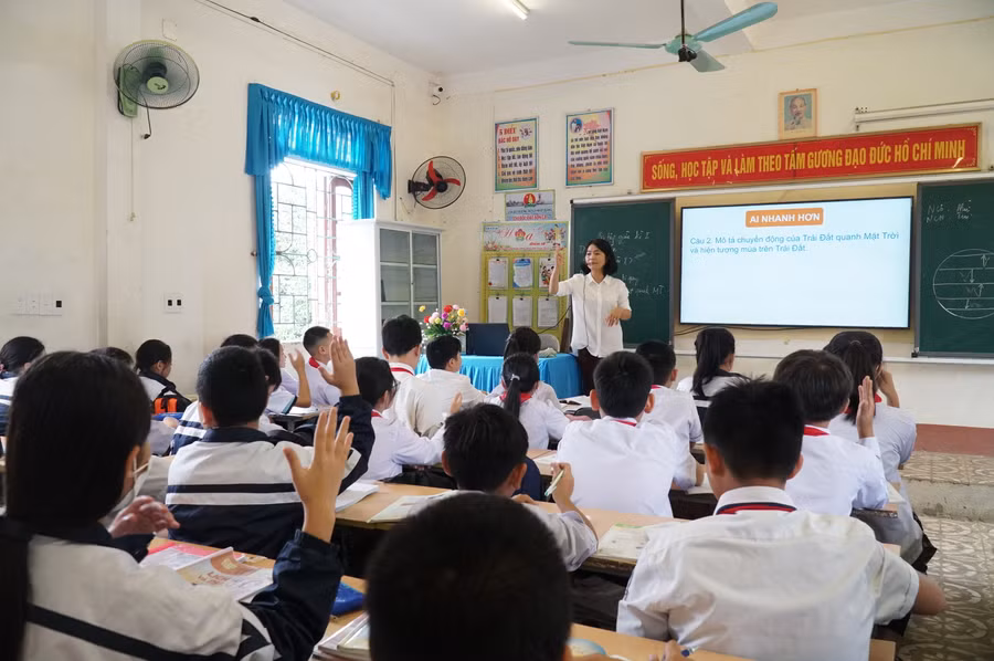 Giáo viên dạy bộ môn Khoa học xã hội tại Trường THCS Lý Nhật Quang (huyện Đô Lương, Nghệ An).