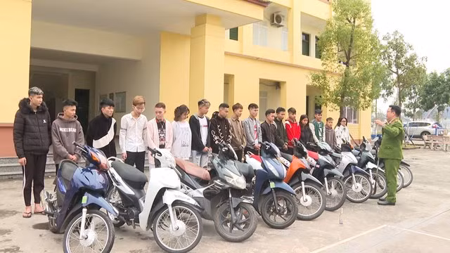 Nhóm đối tượng chặn đánh thanh niên đi xe máy biển số Vĩnh Phúc. Ảnh: Công an tỉnh Phú Thọ