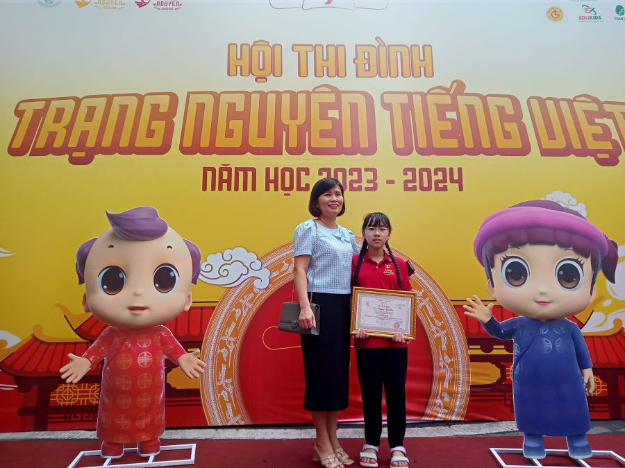 Em Nguyễn Ngọc Hân, học sinh lớp 5 Trường Tiểu học Bạch Hạc (TP Việt Trì) đạt giải Nhì. Em Nguyễn Ngọc Hân, học sinh lớp 5 Trường Tiểu học Bạch Hạc (TP Việt Trì) đạt giải Nhì.