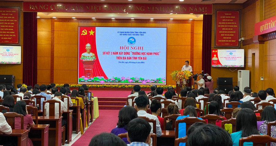 Quang cảnh hội nghị. Quang cảnh hội nghị.