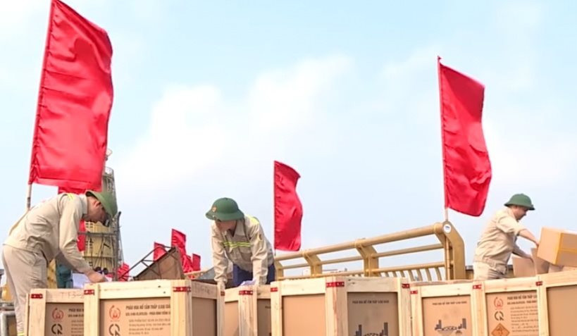 Nhà máy Z121 của Bộ Quốc phòng phối hợp Bộ Chỉ huy Quân sự tỉnh Phú Thọ cùng TP Việt Trì xây dựng kịch bản cho màn trình diễn pháo hoa trong đêm 17/4.