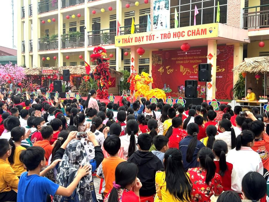 Sôi nổi hoạt động giáo dục trải nghiệm Stem cấp trường Hội trại - Ngày tết quê em tại Trường Tiểu học Thanh Miếu. Sôi nổi hoạt động giáo dục trải nghiệm Stem cấp trường Hội trại - Ngày tết quê em tại Trường Tiểu học Thanh Miếu.