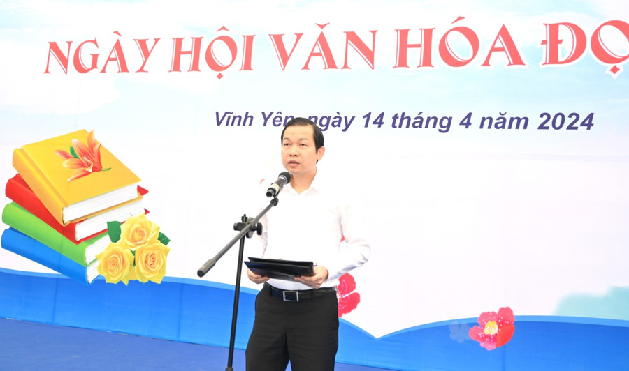 Ông Hoàng Đình Thuật - Phó Chủ tịch UBND thành phố Phúc Yên phát biểu tại ngày hội.