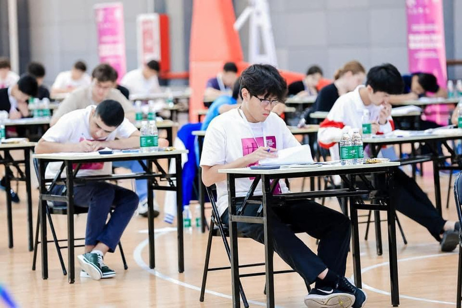 Em Vũ Việt Bắc, học sinh lớp 12 chuyên Hoá, Trường THPT Chuyên Hùng Vương tham gia cuộc thi International Mendeleev Chemistry Olympiad – IMChO.