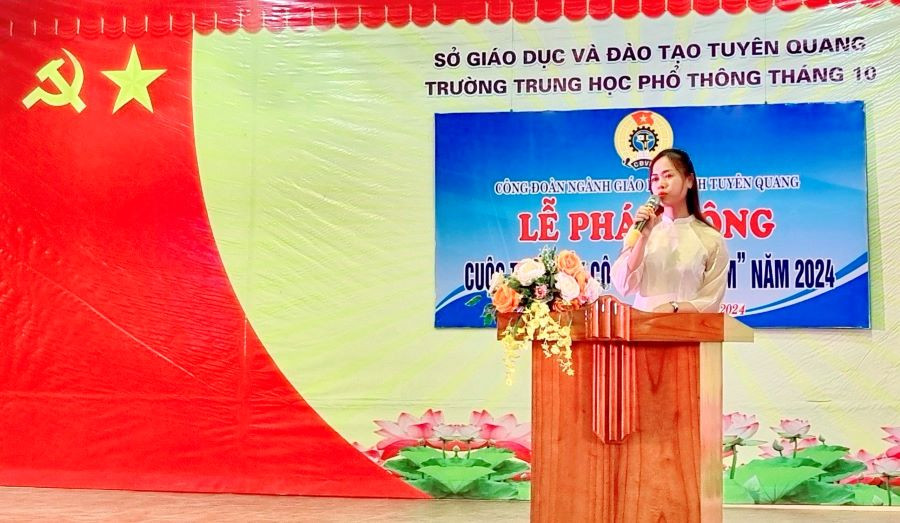 Cô giáo Lê Thu Thảo là nhân vật trong tác phẩm “Nụ cười của cô” đạt giải cao của cuộc thi năm 2023, phát biểu. Cô giáo Lê Thu Thảo là nhân vật trong tác phẩm “Nụ cười của cô” đạt giải cao của cuộc thi năm 2023, phát biểu.