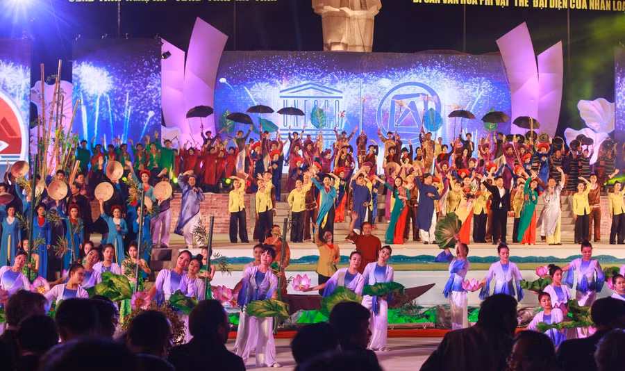 Lễ hội Làng Sen năm 2022 sẽ có nhiều chương trình nghệ thuật đặc sắc, trong đó có liên hoan Tuồng và Dân ca kịch toàn quốc.