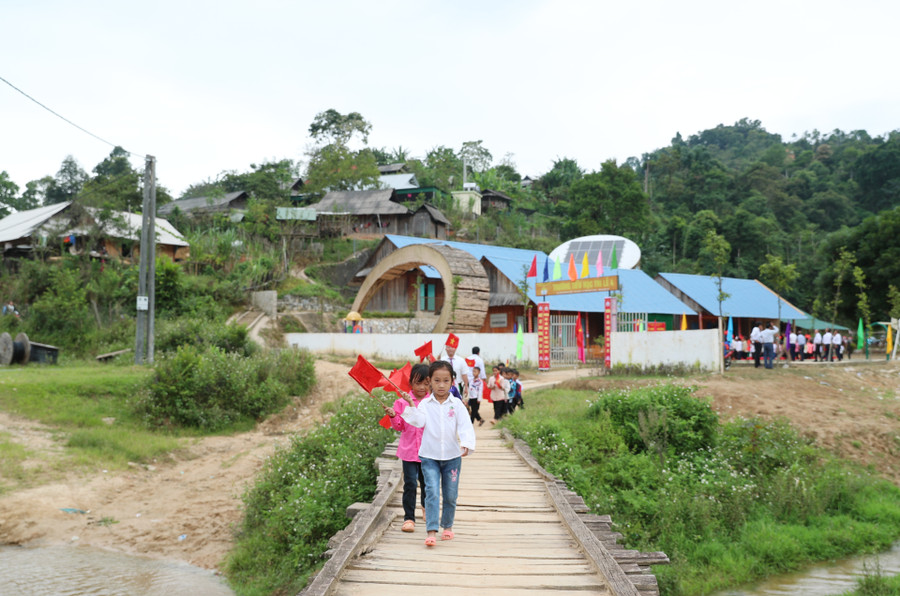 Trường Tiểu học Tri Lễ 4 đóng tại xã biên giới Tri Lễ (huyện Quế Phong, Nghệ An) gồm học sinh các bản người Mông: Mường Lống, Huồi Xái, Nậm Tột, Huồi Mới. Ảnh: Hồ Lài.