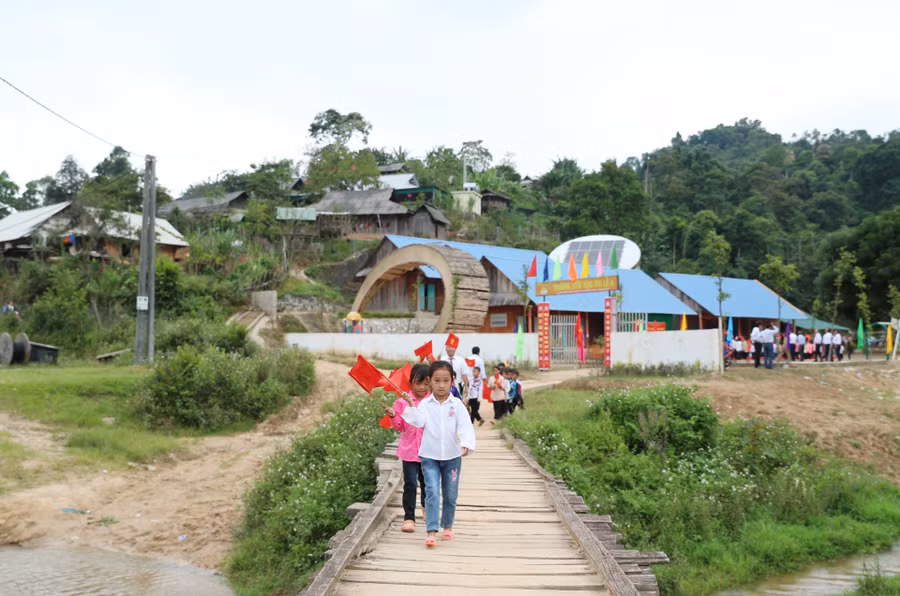 Trường Tiểu học Tri Lễ 4 đóng tại xã biên giới Tri Lễ (huyện Quế Phong, Nghệ An) gồm học sinh các bản người Mông: Mường Lống, Huồi Xái, Nậm Tột, Huồi Mới. Ảnh: Hồ Lài.