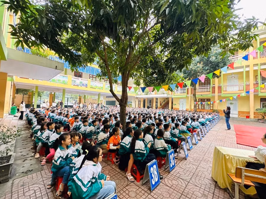 Giờ hoạt động ngoại khóa, giáo dục kỹ năng cho học sinh Trường Tiểu học Hồng Sơn (TP Vinh, Nghệ An). Ảnh: NTCC.