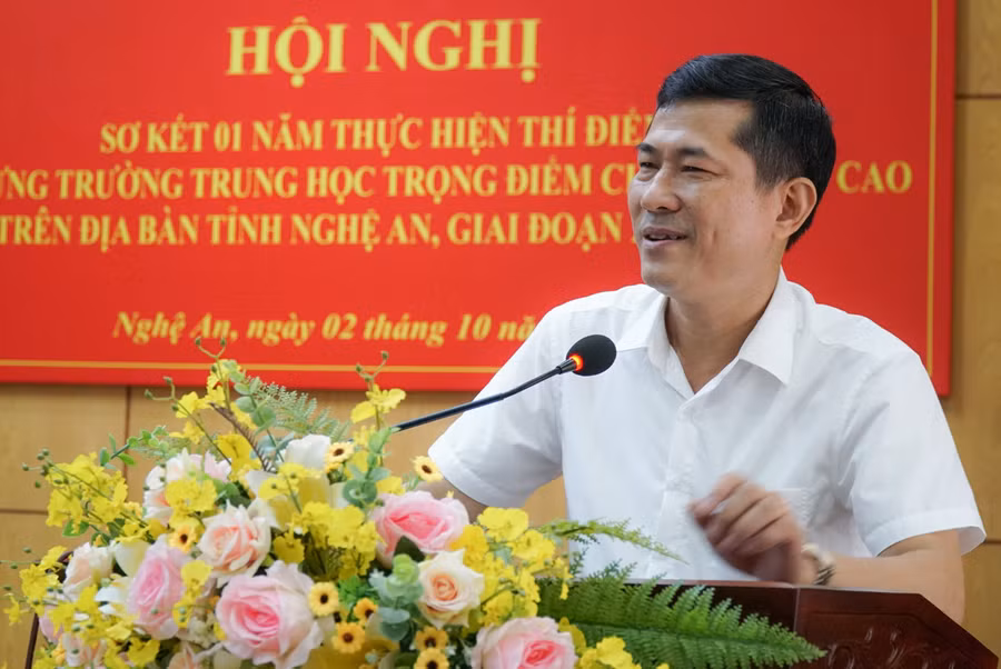 Ông Thái Văn Thành - Giám đốc Sở GD&amp;ĐT Nghệ An phát biểu tại hội nghị