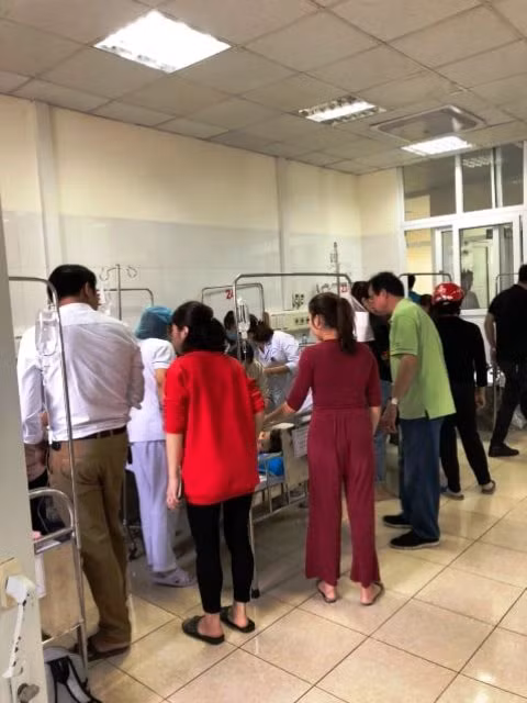 Hàng chục trẻ em của Trường Mầm non Vườn Mặt trời, TP.Thanh Hóa phải nhập viện cấp cứu do nghi ngộ độc thực phẩm