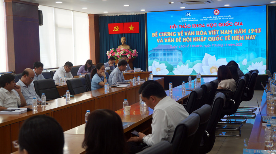 Hội thảo khoa học quốc gia &quot;Đề cương về văn hóa Việt Nam 1943 và vấn đề hội nhập quốc tế hiện nay&quot; được tổ chức tại Trường Đại học Tài chính - Marketing. Ảnh: Mạnh Tùng