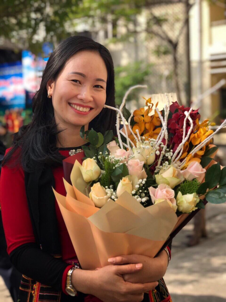 Cô Lô Thị Thùy - Hiệu trưởng Trường PTDT Nội trú THCS Tương Dương Cô Lô Thị Thùy - Hiệu trưởng Trường PTDT Nội trú THCS Tương Dương