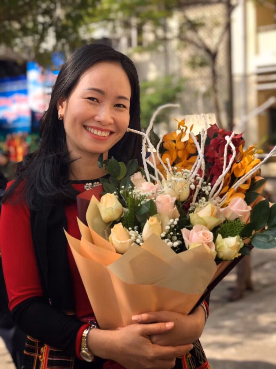 Cô Lô Thị Thùy - Hiệu trưởng Trường PTDT Nội trú THCS Tương Dương